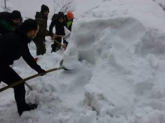 Maltempo: Italiani imprigionati dal maltempo e centro profughi liberato dalla neve
