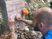 CasaPound ripristina le steli di Battisti e Filzi vandalizzate in Trentino