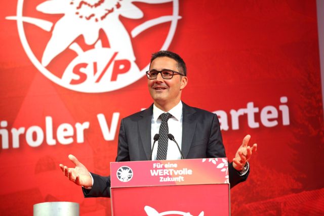 Alto Adige: Achammer confermato segretario Svp con 96% voti