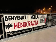 Cpi, striscioni in tutta Italia contro il governo “benvenuti nella mediocrazia”