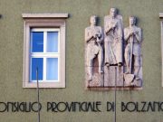 Dalla politica al lavoro, continua la discriminazione anti-italiana della Provincia di Bolzano